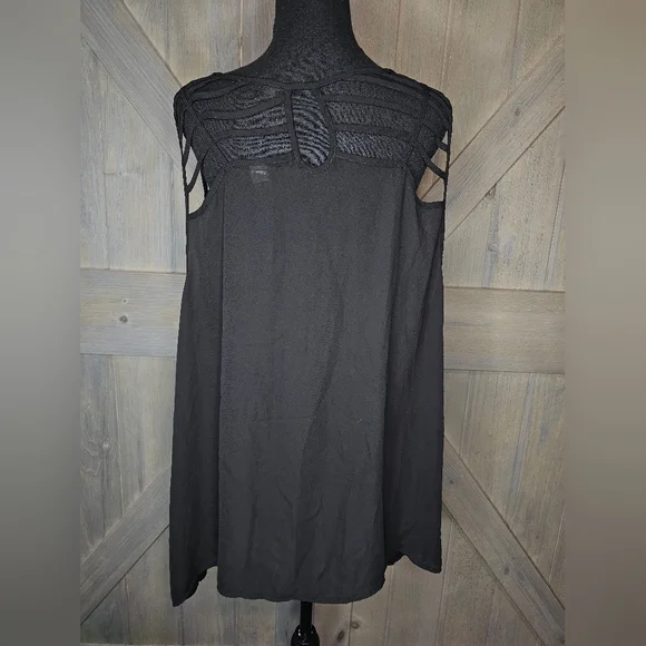 Torrid Black Tank Top sz 4 - Picture 2 of 4